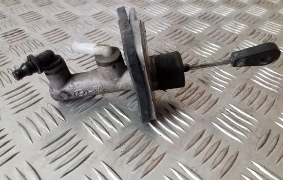 Clutch slave cylinder