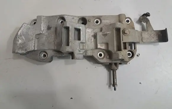 BMW X6 F16 A/C compressor mount bracket 8506863