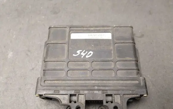 Volkswagen PASSAT B5.5 Gearbox control unit/module 01N927733FC