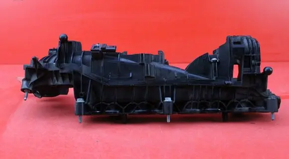 Toyota Avensis T270 Intake manifold 857310408
