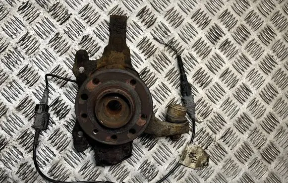 Opel Zafira B Front wheel hub
