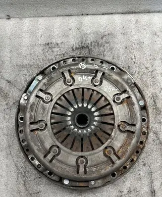 Volkswagen PASSAT B5 Pressure plate 323072710