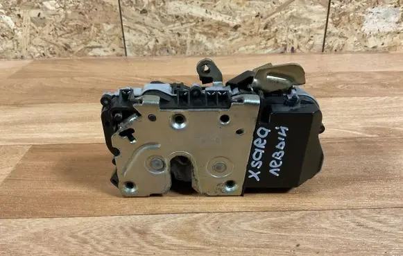 Citroen Xsara Front door lock 