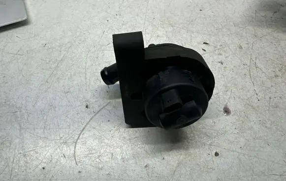 Opel Astra K Electric auxiliary coolant/water pump 39215986