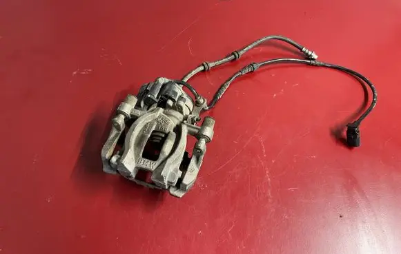 BMW X1 F48 F49 Rear brake caliper 6854440