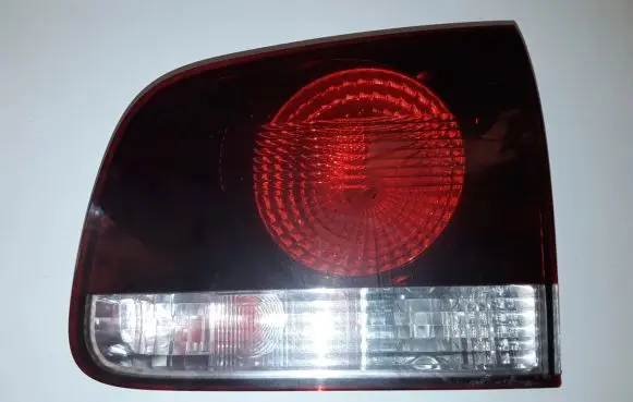 Tailgate rear/tail lights
