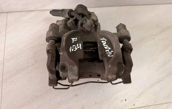 Volkswagen Touran III Rear brake caliper 5Q0615406CK