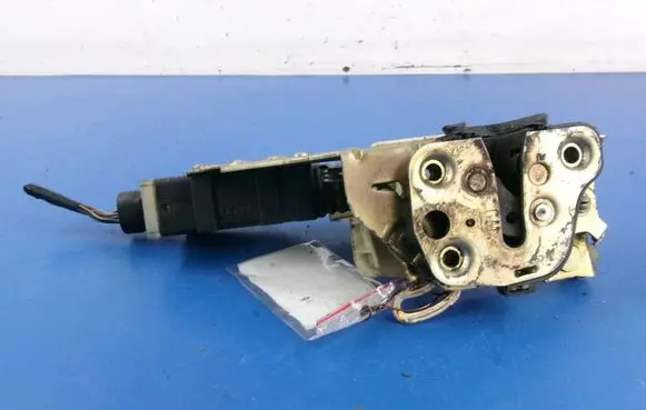 Opel Astra F Front door lock