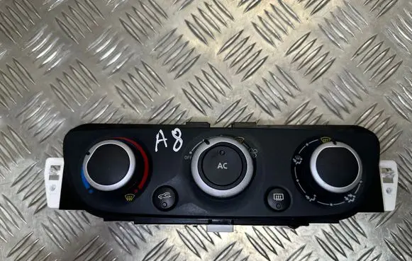 Renault Megane III Climate control unit T1001786G