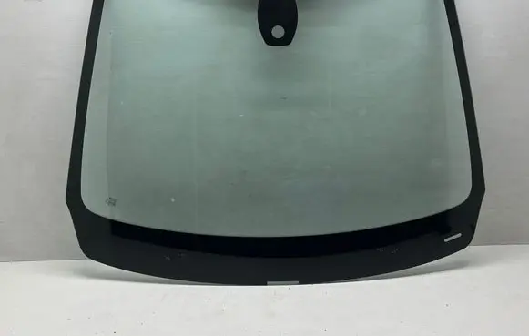 Renault Captur Front windscreen/windshield window 43R001586 DOT682AS1M1244 E000200
