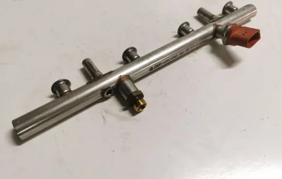 Audi A5 8T 8F Fuel main line pipe 06H133317C