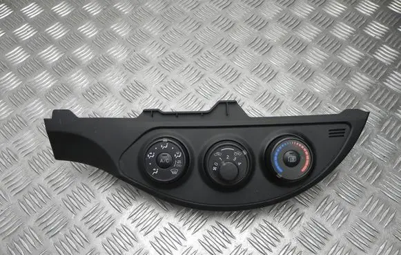 Toyota Yaris Climate control unit 554060D390