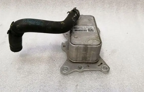 Mercedes-Benz C W205 Oil filter mounting bracket A6511801165