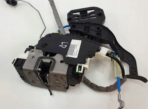 Mercedes-Benz B W246 W242 Front door lock A1667200135