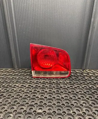 Tailgate rear/tail lights