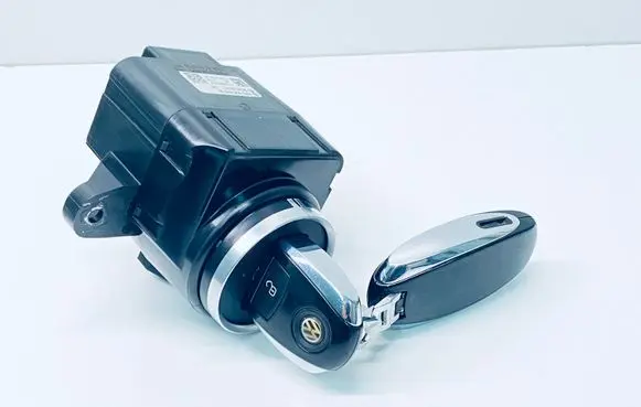 Volkswagen Touareg II Ignition lock 7P6905843B 7P6959754AB 7P6837216B