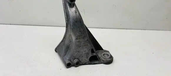 Audi A8 S8 D2 4D Engine mounting bracket 4D0199307S