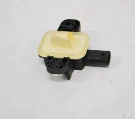 Mercedes-Benz CLA C117 X117 W117 Airbag deployment crash/impact sensor A1668210351