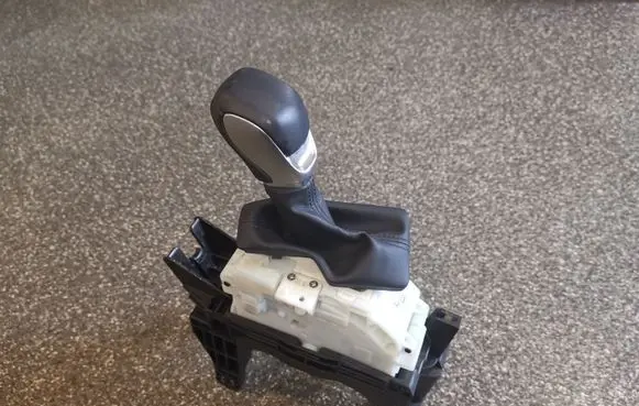 Hyundai Santa Fe Gear shifter/selector 46700G8200 46700S1XXX