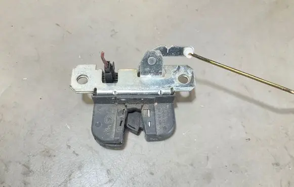 Seat Ibiza III (6L) Tailgate/trunk/boot lock/catch/latch 6L6827505A