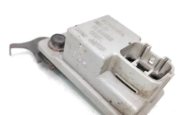 Toyota Avensis T250 Light washer relay 8594205040