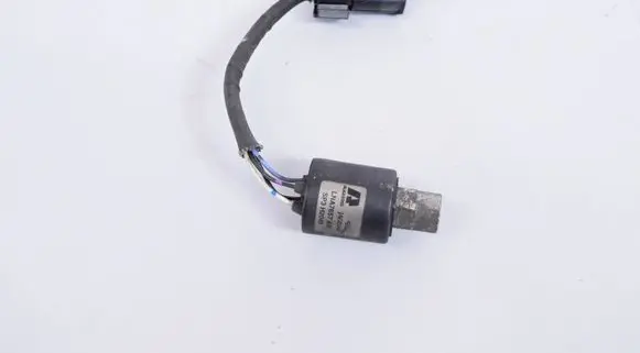 Jaguar XJ X40 Air conditioning (A/C) pressure sensor LNA7657AB