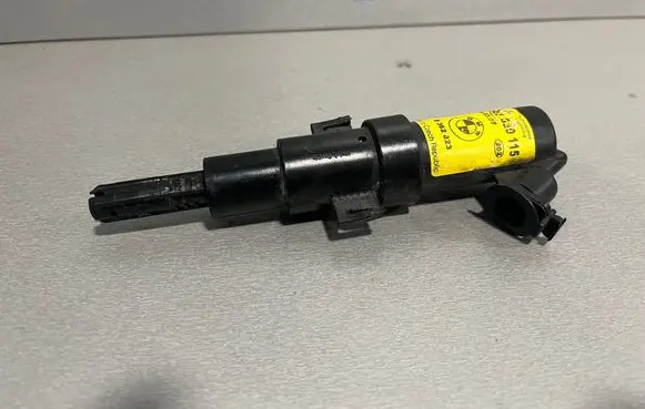 BMW 3 E46 Headlight washer spray nozzle 1307030115 8362823