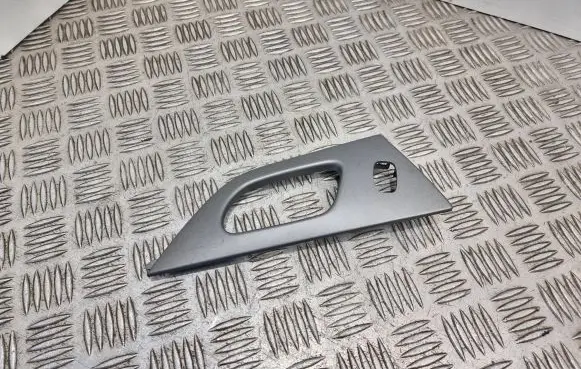 Other rear door trim element
