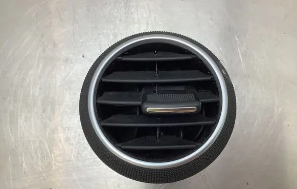 Audi A3 S3 8P Dashboard side air vent grill/cover trim 8P0820901D