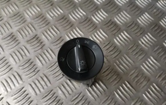 Volkswagen PASSAT B5 Light switch 3B0941531B