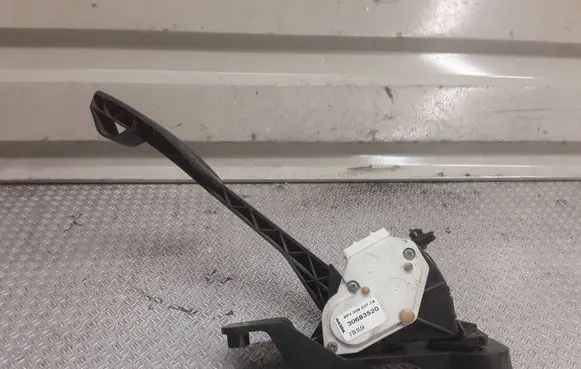 Volvo XC90 Accelerator throttle pedal 30683520