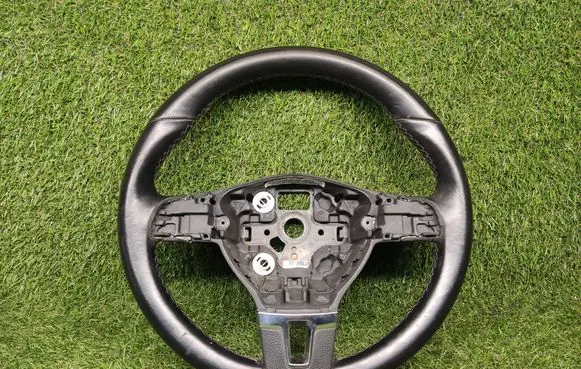 Volkswagen Jetta VI Steering wheel 5C0419091AK