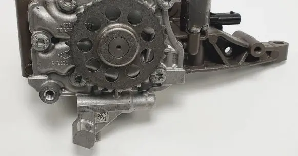 Mercedes-Benz C W205 Oil pump A1521800701