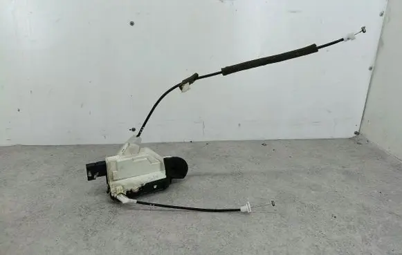 Peugeot 5008 Front door lock 732291