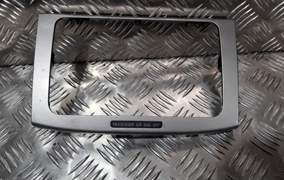 Volkswagen PASSAT B6 Radio/GPS head unit trim 3C0858069M