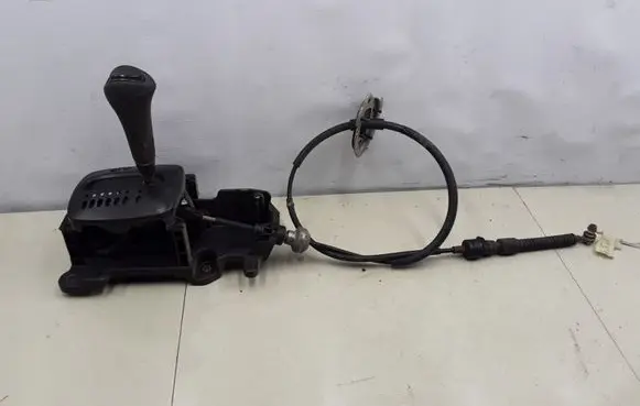Mitsubishi Galant Gear shifter/selector MR196700