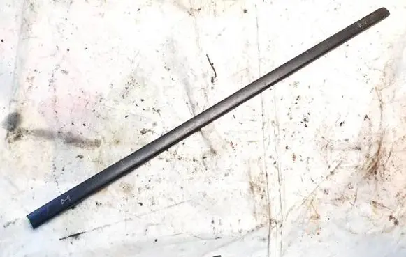 Volkswagen PASSAT B4 Front door trim (molding) 