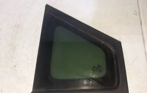 KIA Soul Rear side window A682138