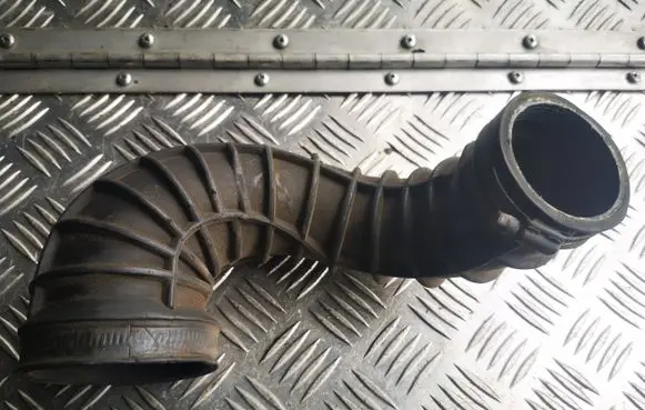 Volvo XC90 Air intake hose/pipe 08634143