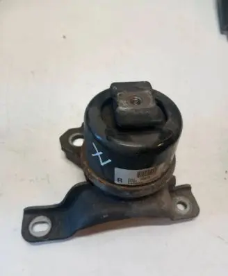 Volvo XC60 Engine mount bracket 31330135 F70089