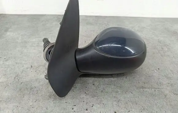 Peugeot 206+ Front door electric wing mirror 