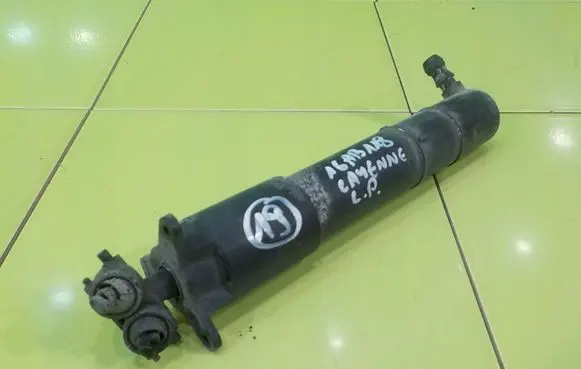 Ford Kuga I Headlight washer pump 7L5955978A
