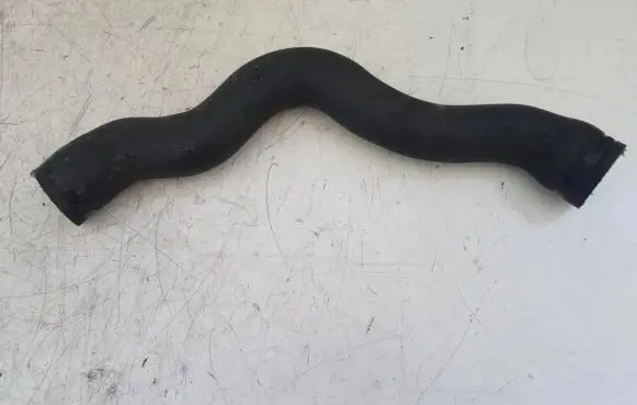 Mercedes-Benz C W202 Engine coolant pipe/hose 2025012482