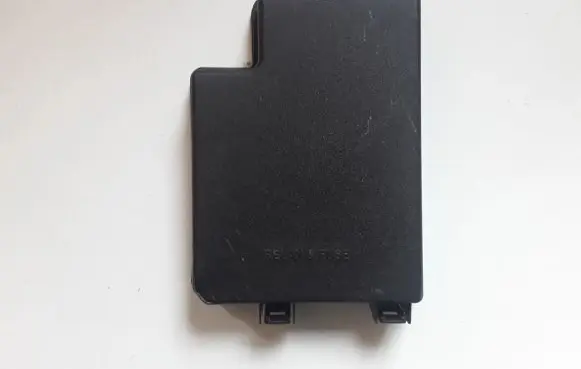 Toyota RAV 4 (XA40) Fuse box cover 8266242350