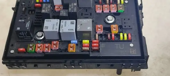 Opel Cascada Fuse box set 13368638