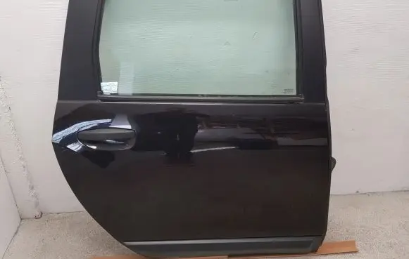 Dacia Lodgy Rear door