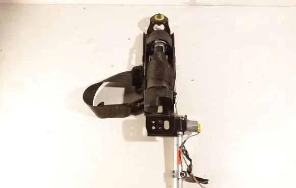 Volvo S40 Front seatbelt 8639692