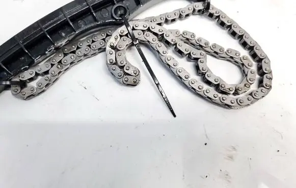 Volkswagen Golf V Timing chain (engine) 