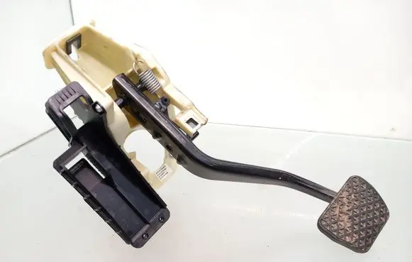 BMW 7 F01 F02 F03 F04 Brake pedal 6775368