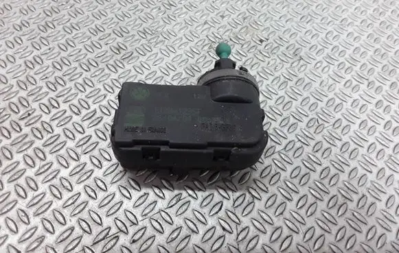 Volkswagen Golf IV Headlight level adjustment motor 1J0941295F